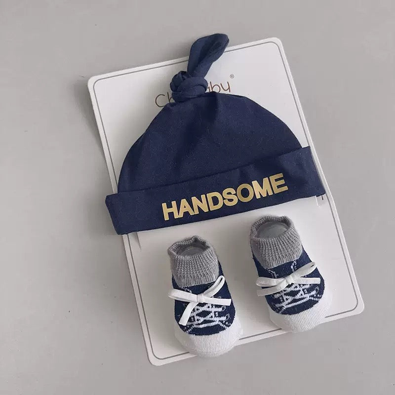 Set gorro con calcetin para niños (90-54)