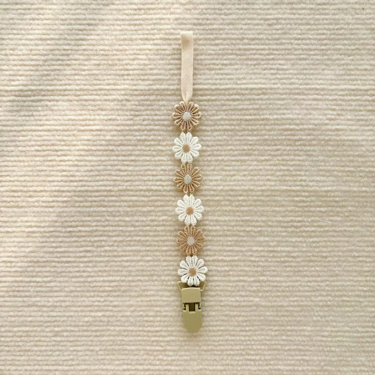 Flor de cadena para chupete (99-223) 12 unidad