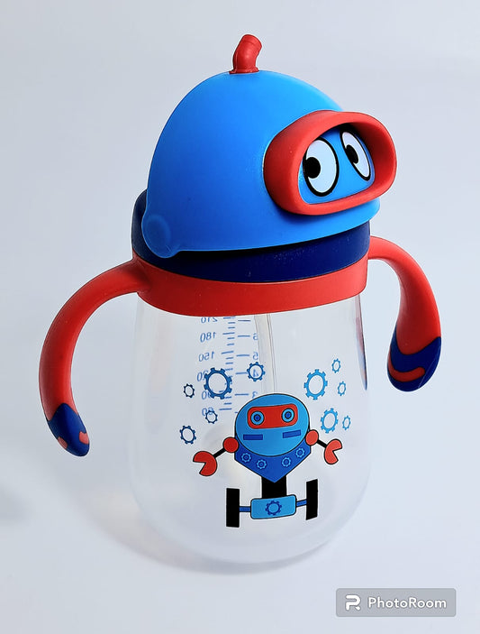 Botella de agua con pajita